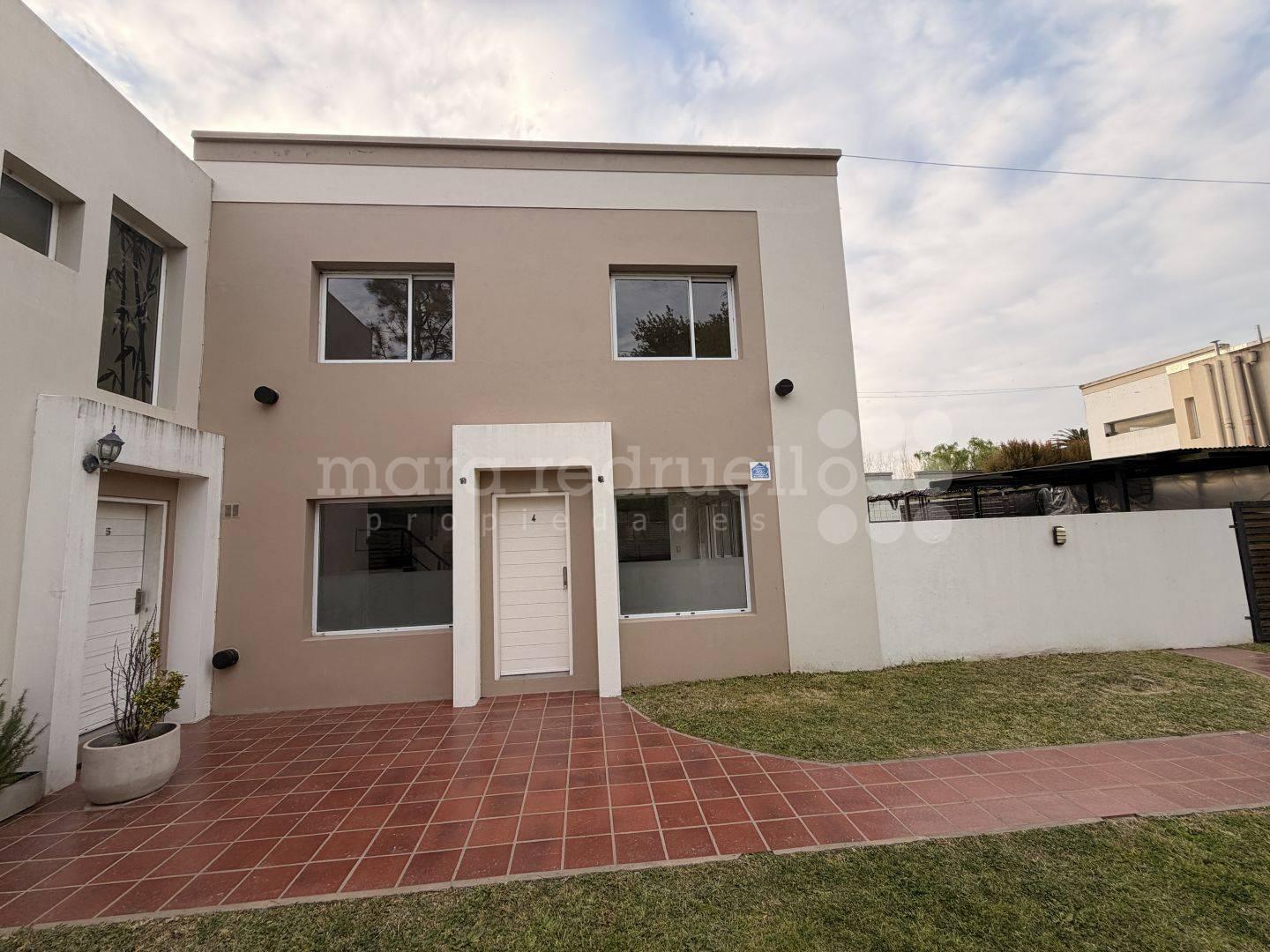 Foto de VENTA DE DUPEX DEPARTAMENTO EN CHASCOMUS ZONA SEGURA Y TRANQUILA CON, imagen 1