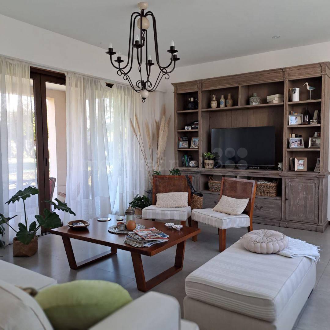 Foto de CASA EN VENTA EN EL MIRADOR - BARRIO CERRADO, imagen 3