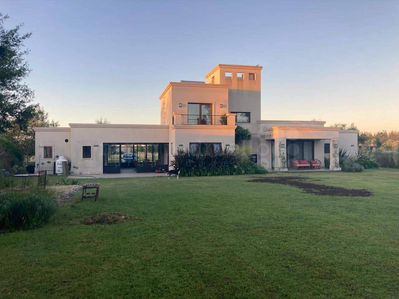 Foto de CASA EN VENTA EN EL MIRADOR - BARRIO CERRADO, imagen 2