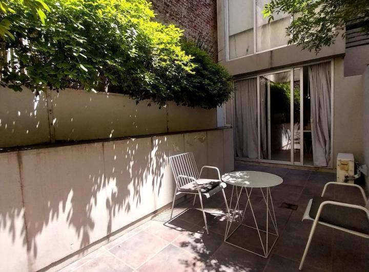 Lindísimo estudio con patio próximo a Guemes y 400 mts del Patio Olmos