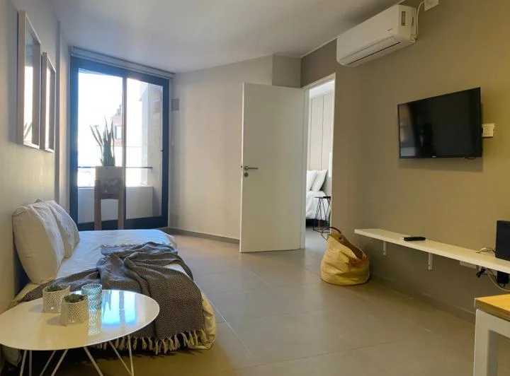Moderno y cálido en la mejor ubicación, próximo a Guemes y Patio Olmos, 200 mts Sanatorio Allende