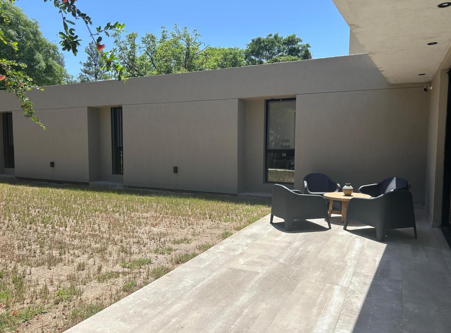 Casa en villa allende