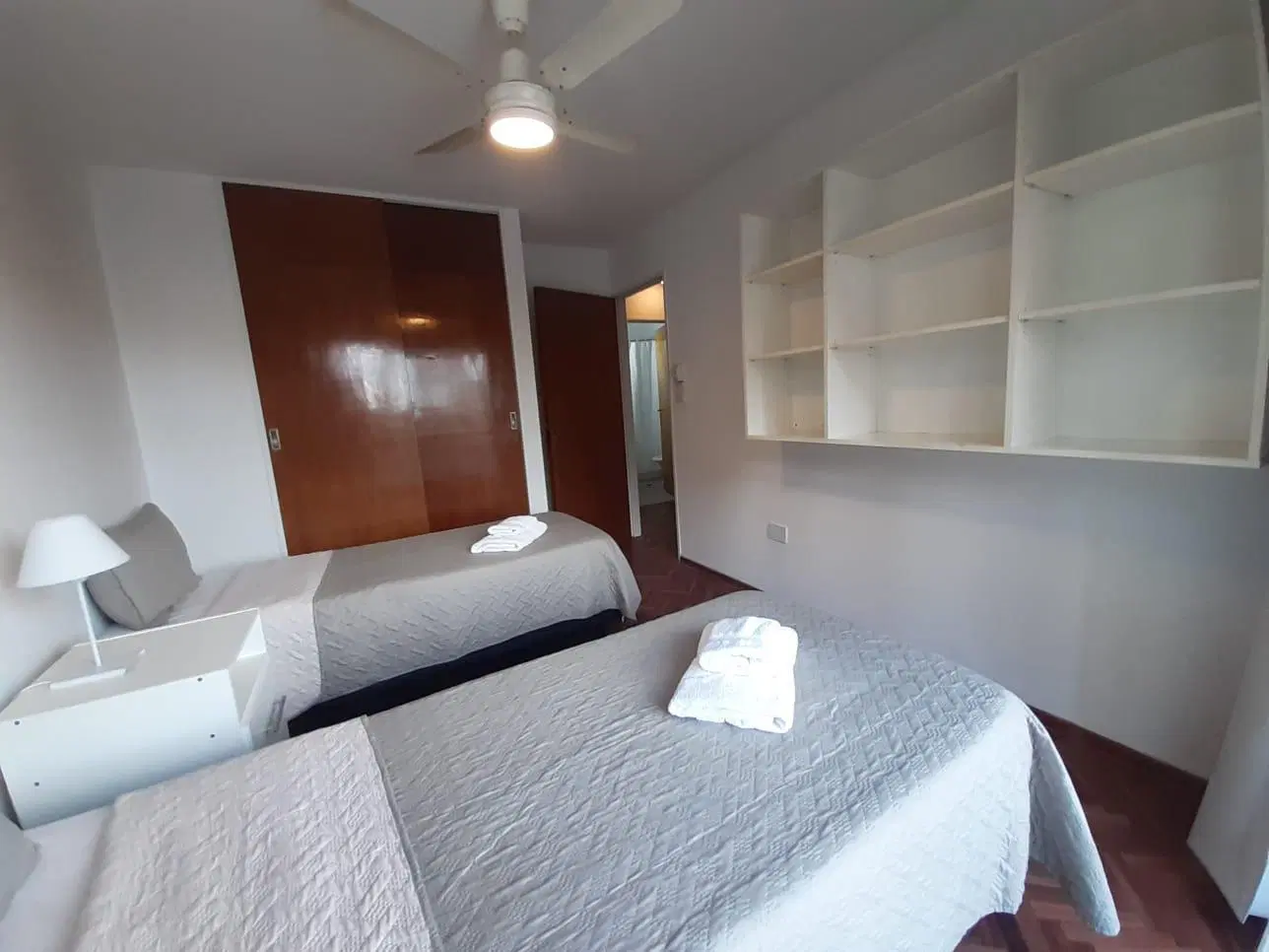 Amplio departamento de 2 Dorm. Amoblado a metros de Patio Olmos 5