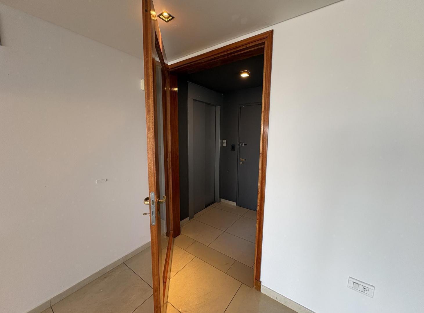 Foto de Departamento Premium con Terraza, Piscina y Cochera Privada – Nueva, imagen 2
