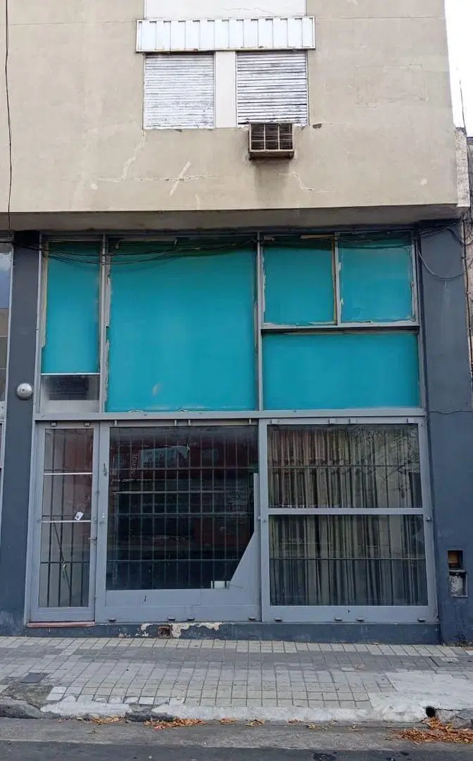 Local en venta! zona comercial. 2