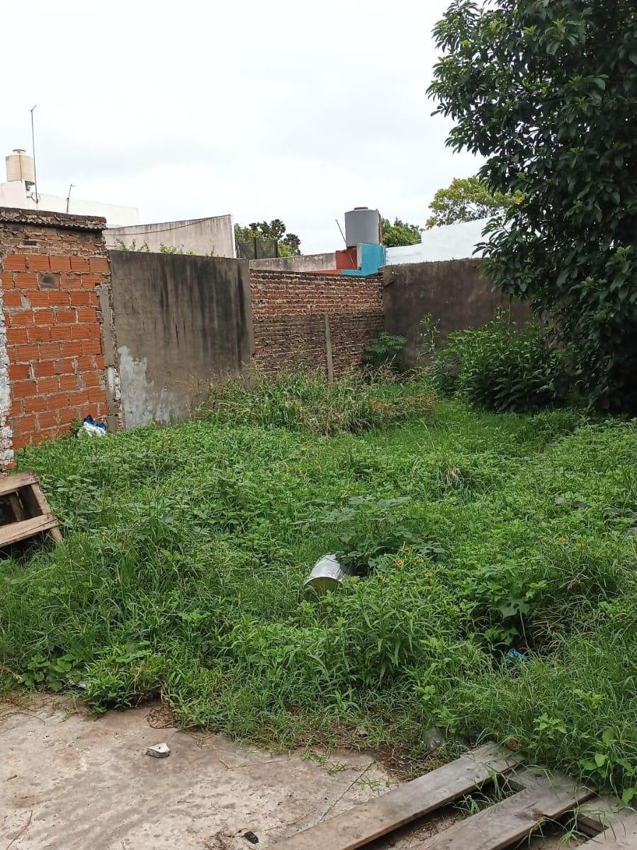 Venta de Galpon en Burzaco: Sobre Av Monteverde 2