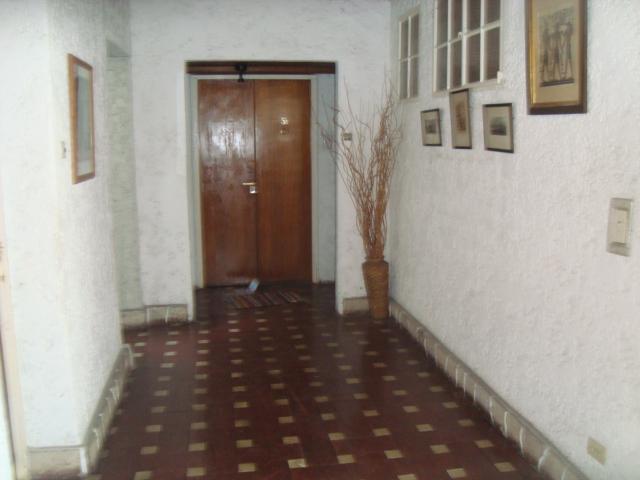 Burzaco: Departamento Amplio, Tipo Casa con Patio y Terraza 1