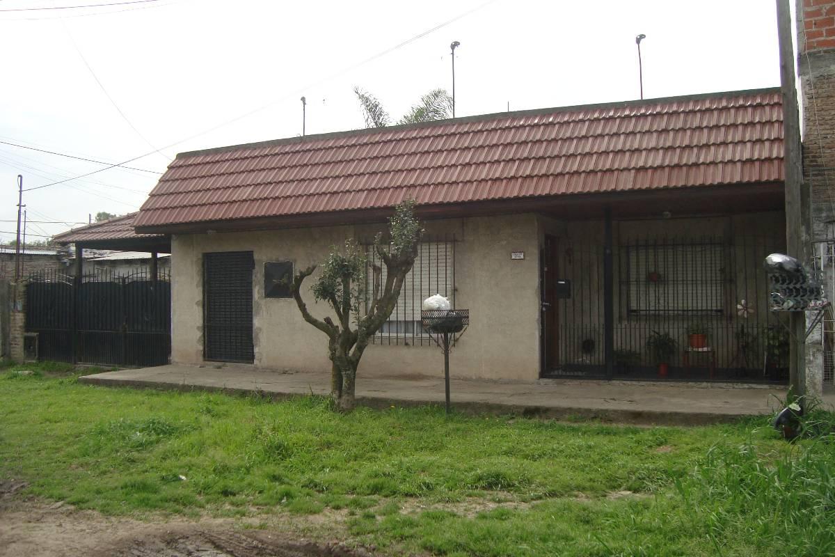 VENTA DE CASA EN BURZACO:OPORTUNIDAD 3 AMB.C/LOCAL+ GARAGE+FONDO