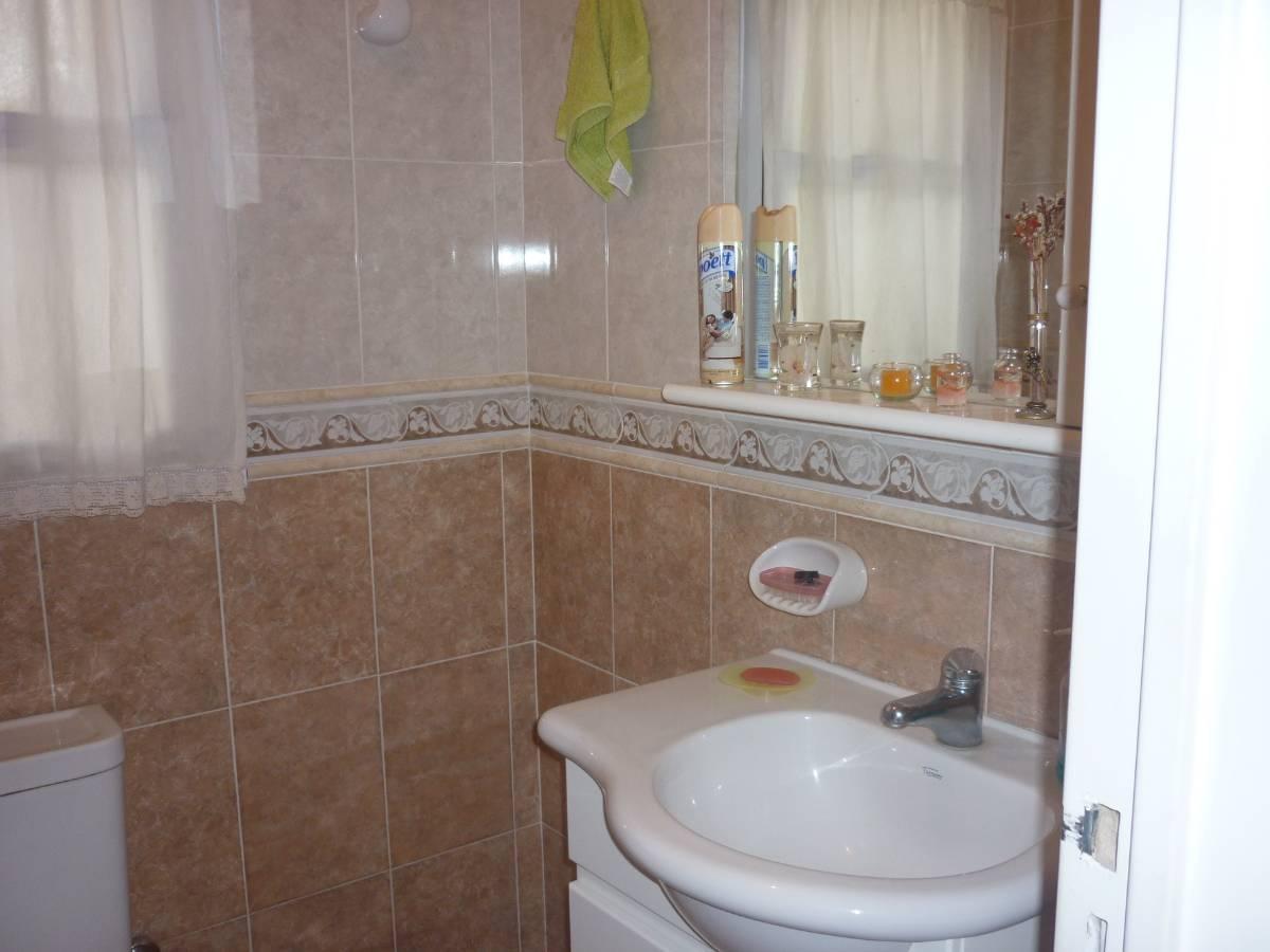 VENTA DE CHALET EN BARRIO PARQUE LAS NACIONES . EXCELENTE. C/ PARQUE Y PISCINA.