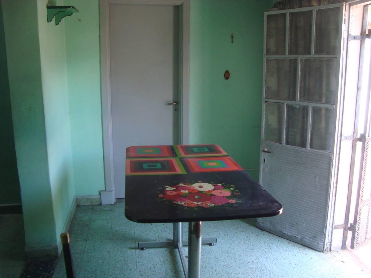 VENTA DE CASA EN BURZACO CON JARDIN .APTA CREDITO