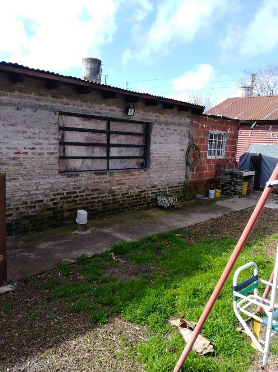 Venta de Casa en Almirante Brown, Barrio Malvinas Argentinas - Lote 12 X 23 m. 3