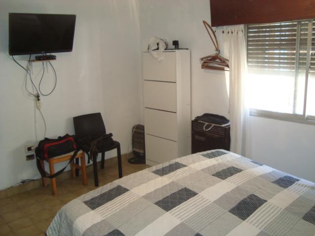 VENTA DE CASA + DEPTO EN BURZACO :2 PLANTAS -QUINCHO- GARAGE* Z/ EN CRECIMIENTO*