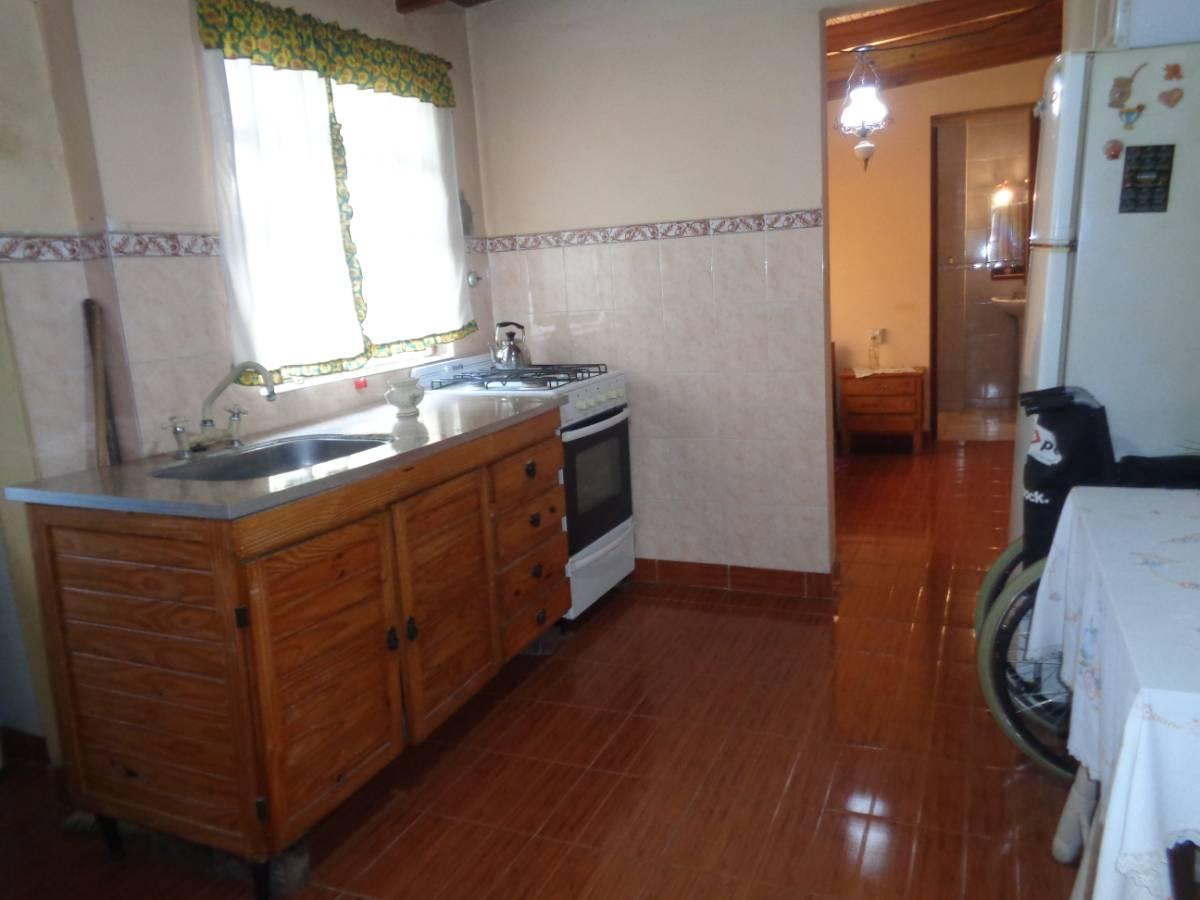 VENTA DE CASA EN LONGCHAMPS.PARQUE,DEPTO.ANEX.PRECIO REBAJADO!OPORTUNIDAD UNICA!