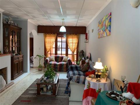 Venta de Excelente Casa, Rio Tercero, Cordoba.3 Dormit. Garaje 3 Autos, Parque, Etc. 2