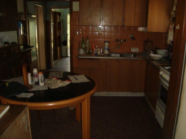 Venta de Casa en Temperley, 2 Dorm. y Garage 3