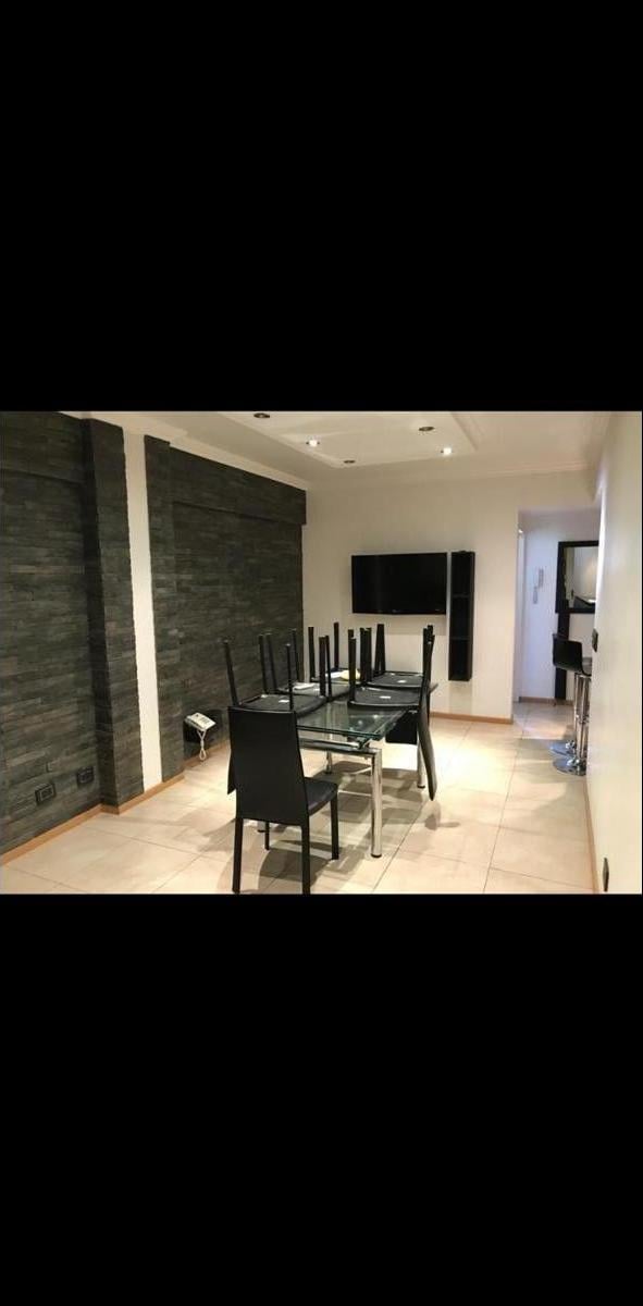 VENTA DE DEPARTAMENTO EN MONTE GRANDE: EXCELENTE, 3 AMBIENTES CON COCHERA