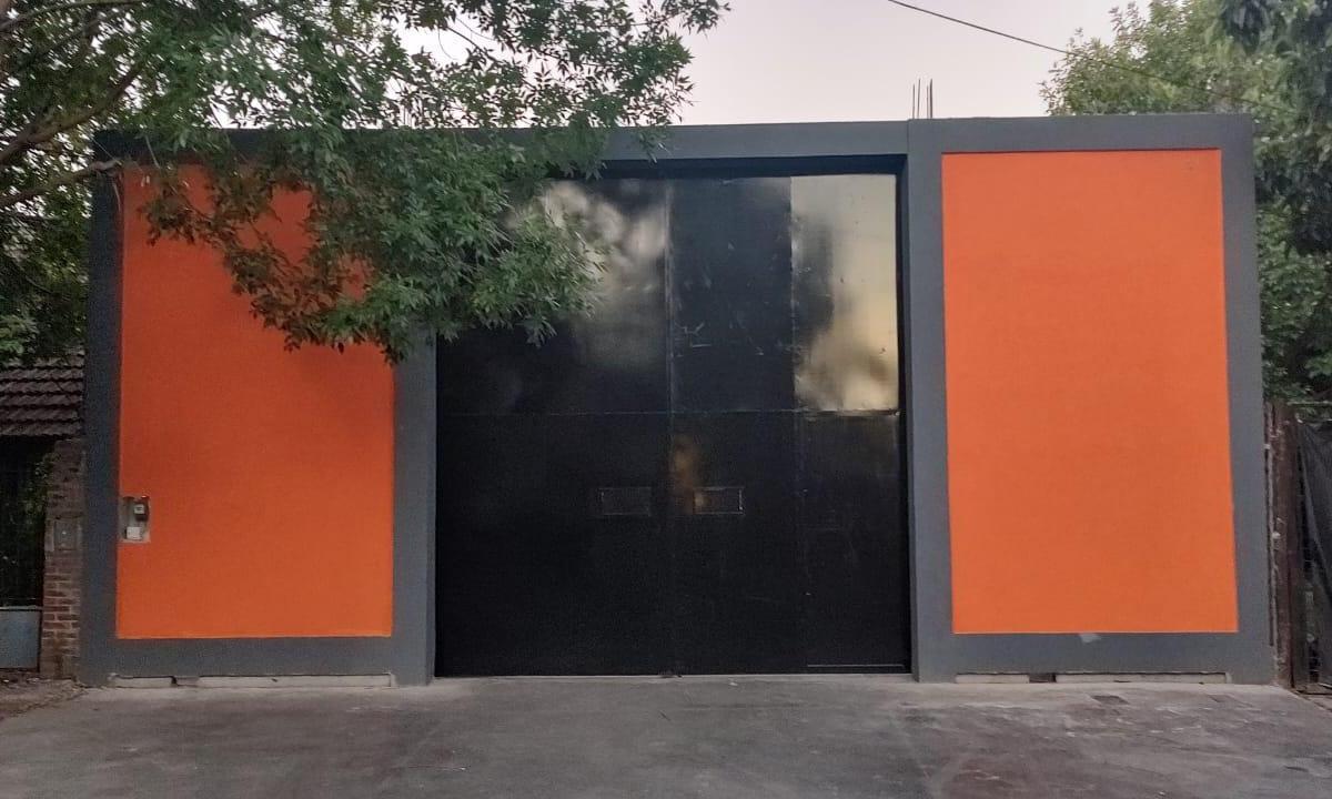 VENTA DE GALPON/DEPOSITO EN ADROGUE, EXCELENTE UBICACION