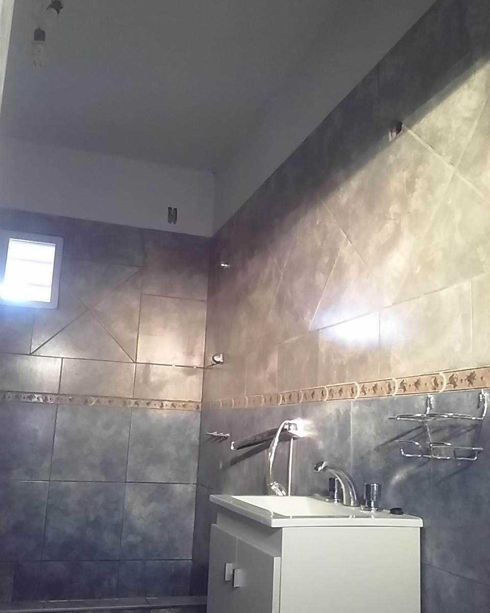 Venta de Casa en Salto, Provincia Bs As. Amplio Parque, Dormit, Living*oportunidad* 2