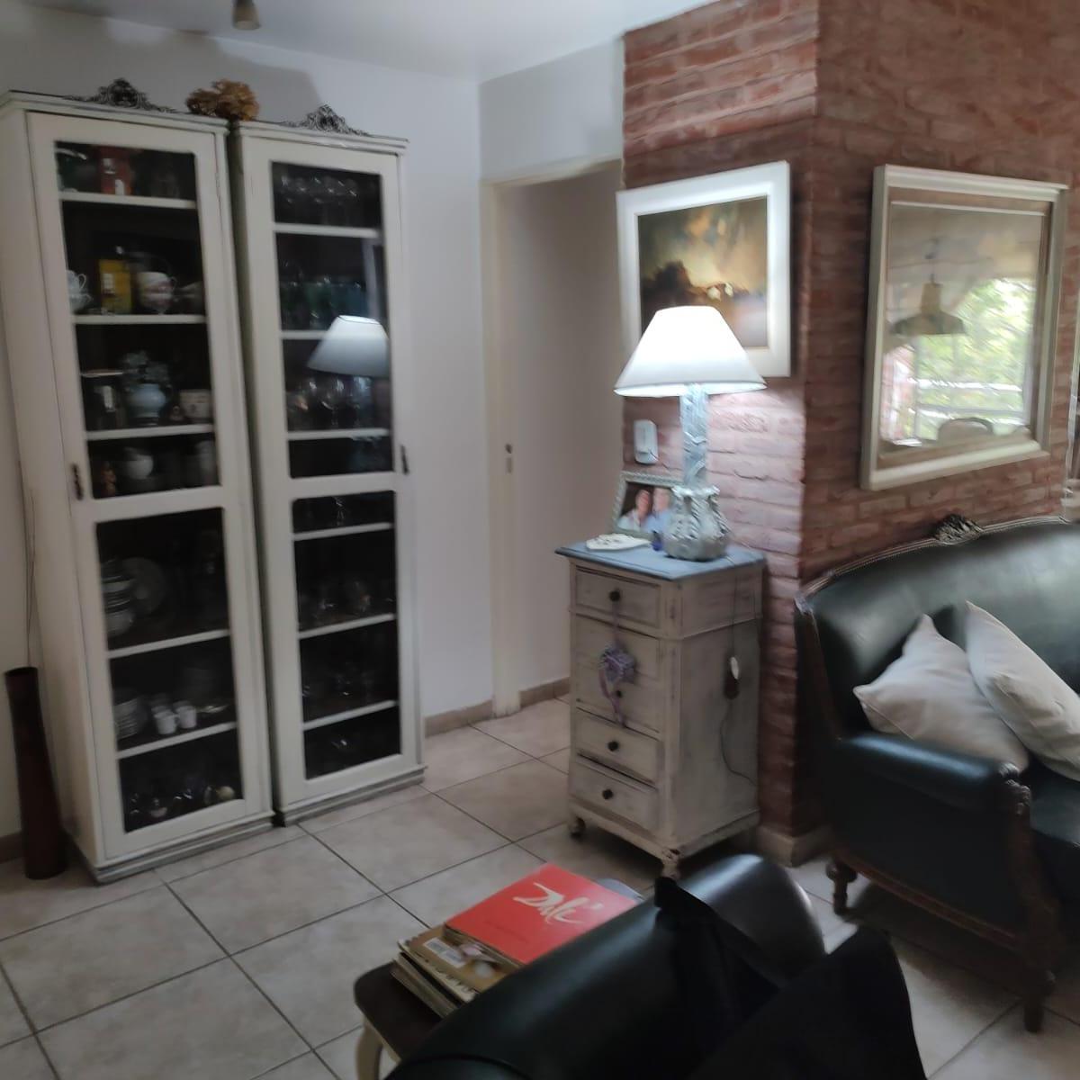 Venta de Departamento en Adrogue: Triplex en Pleno Centro con Piscina y Cochera*retasado* 3
