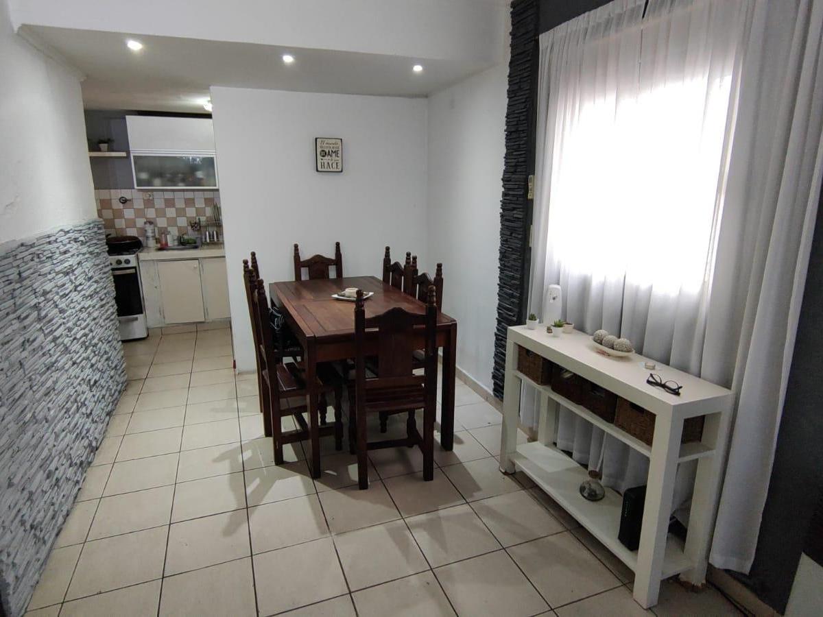 VENTA DE CASA EN TEMPERLEY, PH AL FRENTE
