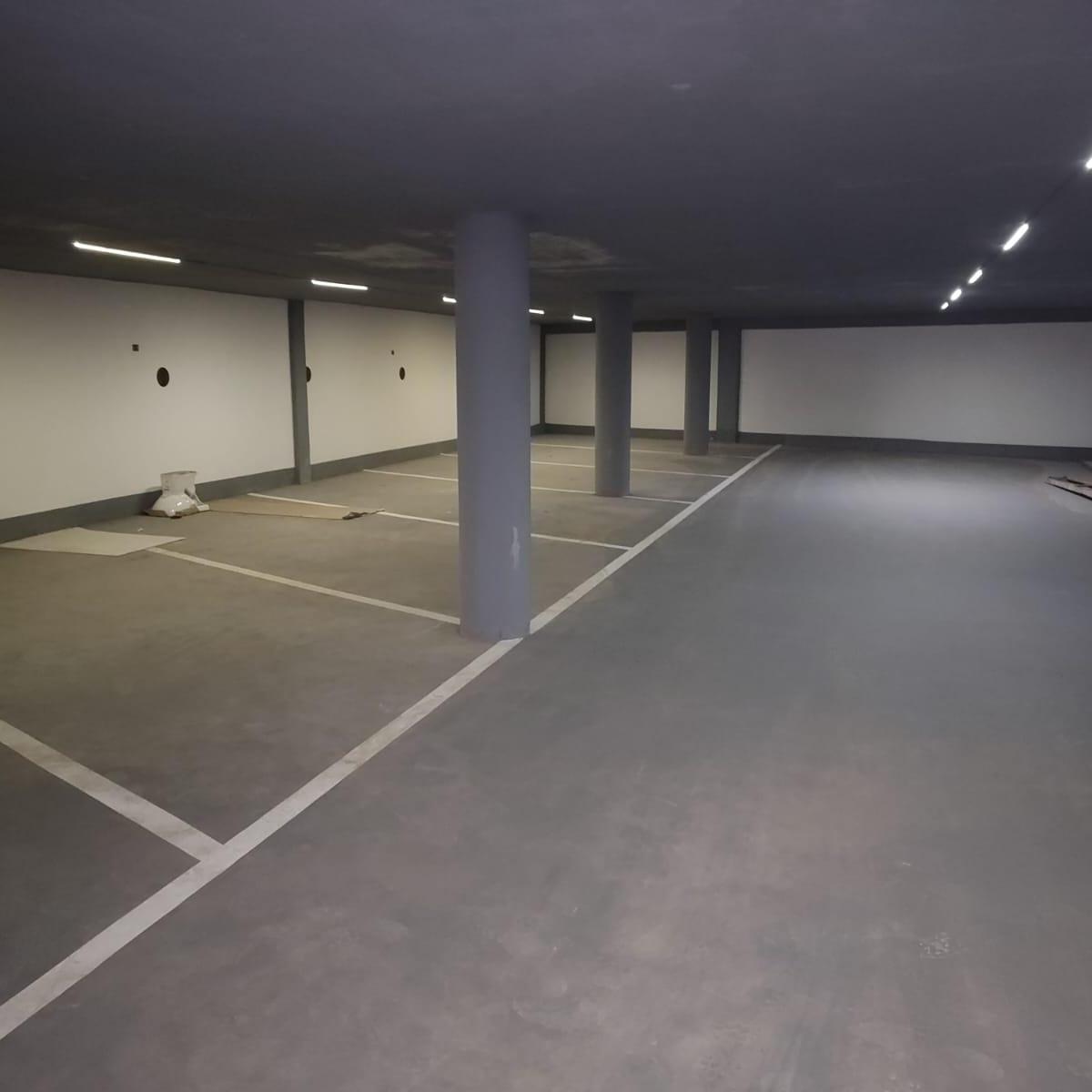 Foto de VENTA DE COCHERA A ESTRENAR EN EDIF.DE CATEGORIA,PLENO CENTRO DE, imagen 4