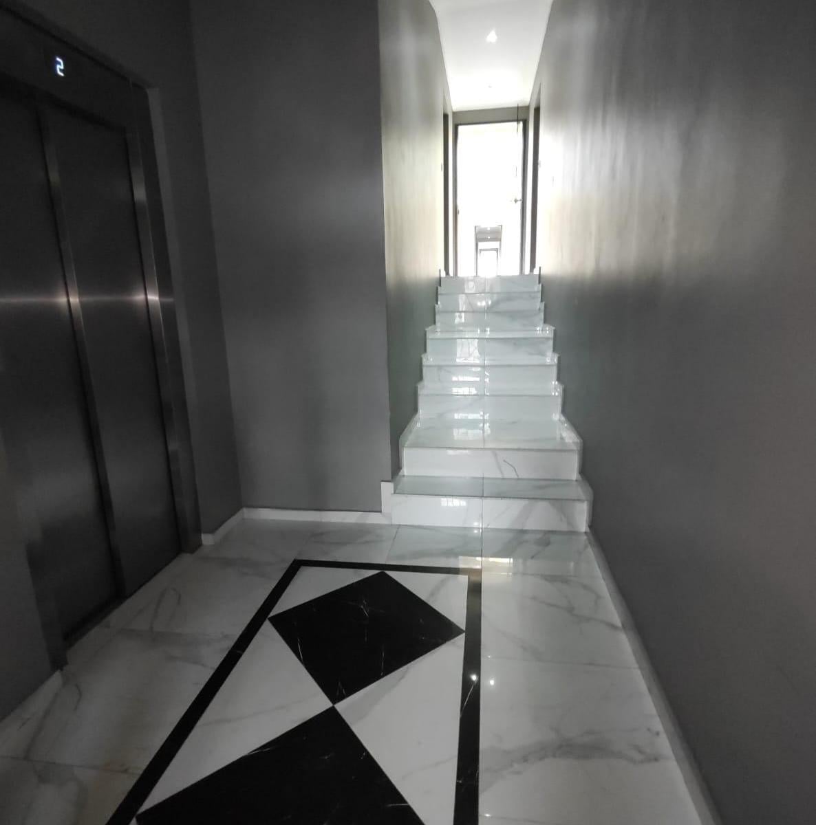 Foto de VENTA DE COCHERA A ESTRENAR EN EDIF.DE CATEGORIA,PLENO CENTRO DE, imagen 5