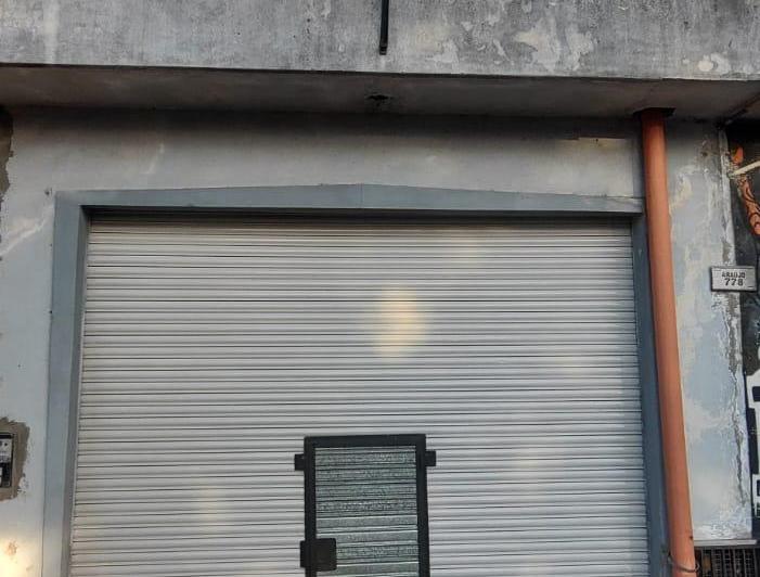 ALQUILER DE LOCAL EN BURZACO. Barrio Corimayo, Sobre calle Araujo 3