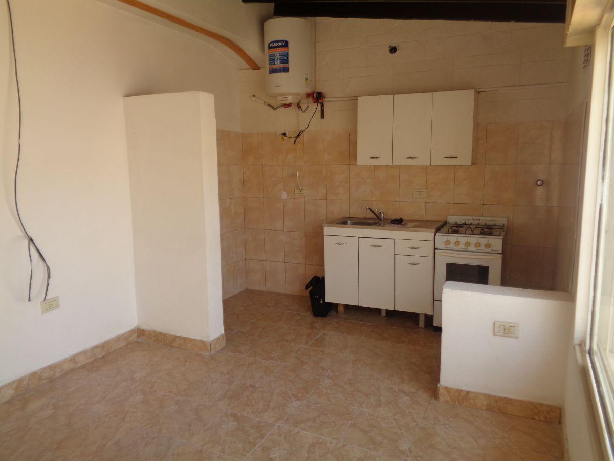 Foto de ALQUILER DE DEPARTAMENTO EN RAFAEL CALZADA, 3 ambientes con patio, imagen 5
