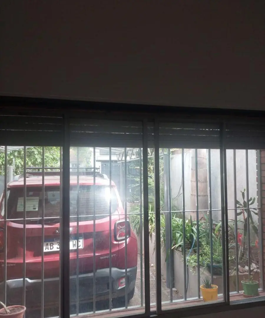 ALQUILER DE DEPARTAMENTO EN BANFIELD : 2 AMBIENTES CON ENTRADA DE AUTO, IMPECABLE, SIN EXPENSAS !!! 4