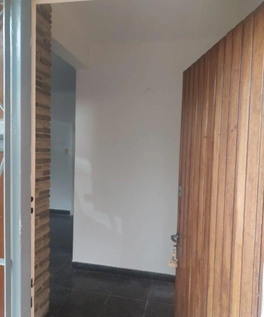 ALQUILER DE DEPARTAMENTO EN BANFIELD : 2 AMBIENTES CON ENTRADA DE AUTO, IMPECABLE, SIN EXPENSAS !!! 2