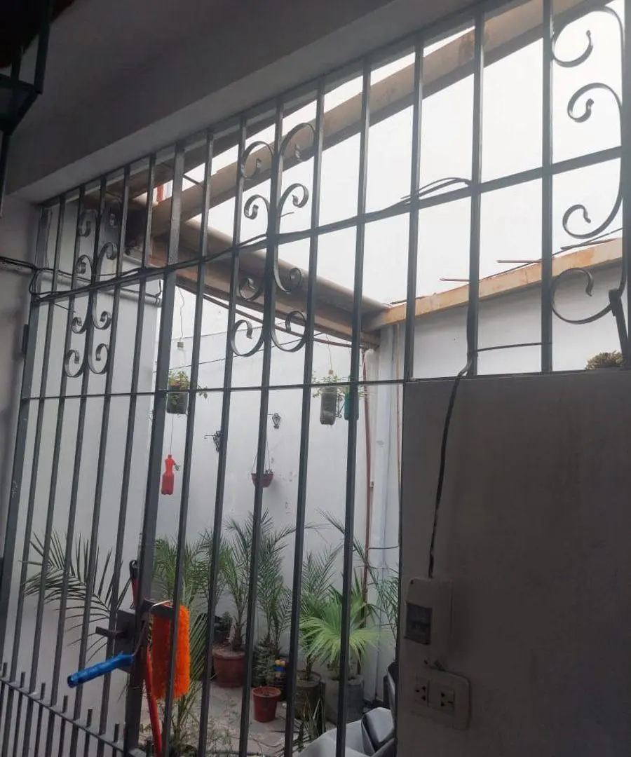 ALQUILER DE DEPARTAMENTO EN BANFIELD : 2 AMBIENTES CON ENTRADA DE AUTO, IMPECABLE, SIN EXPENSAS !!! 1