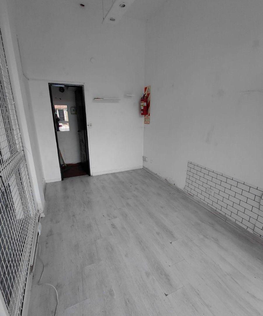 Foto de ALQUILER DE LOCAL EN ADROGUE, CON AMPLIA VIDRIERA, imagen 4