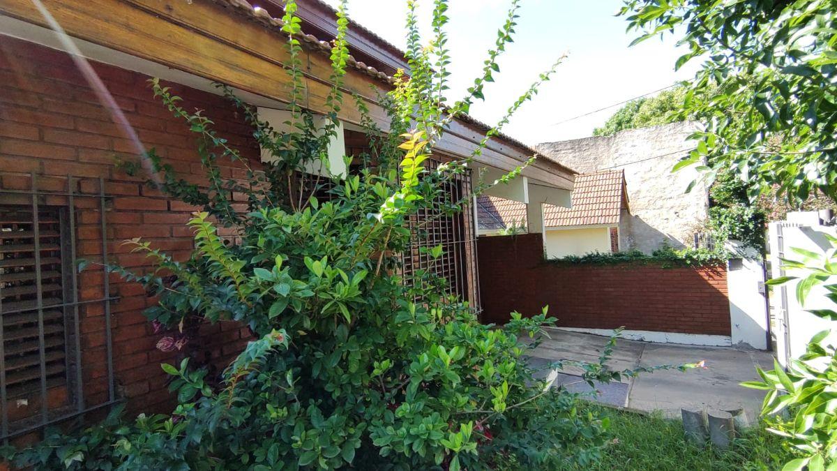 Foto de ALQUILER DE CASA EN ADROGUE. 3 DORMITORIOS, GARAGE, FONDO . EXCELENTE, imagen 2