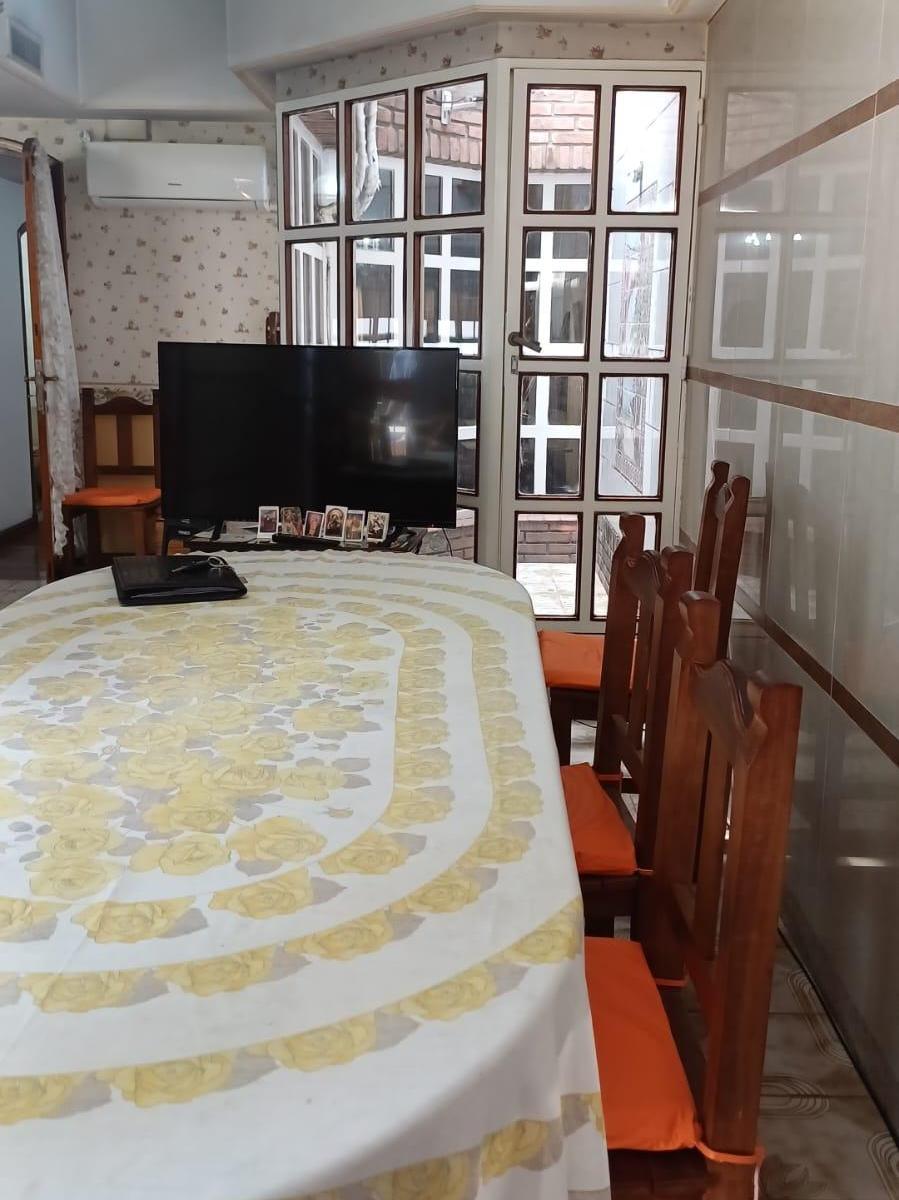 Espectacular Casa en Venta en Villa del Parque 4