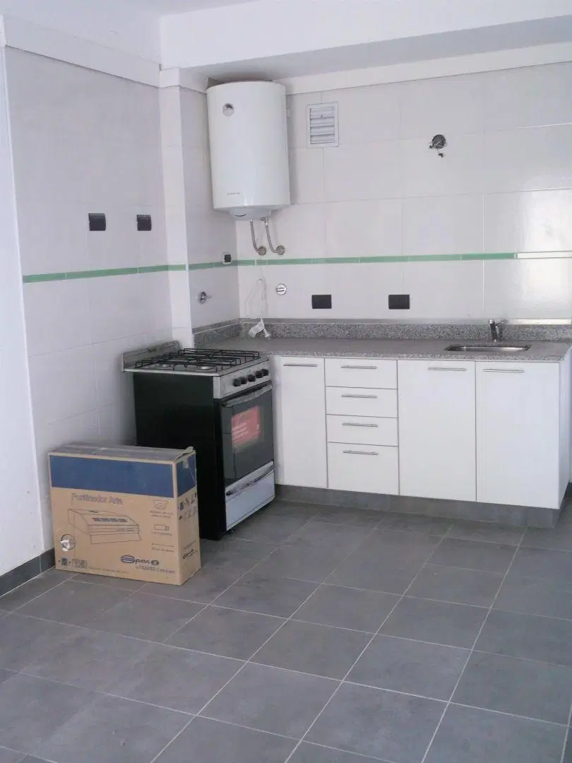 Depto. de 2 ambientes sobre Avenida Don Bosco , en venta o alquiler 1