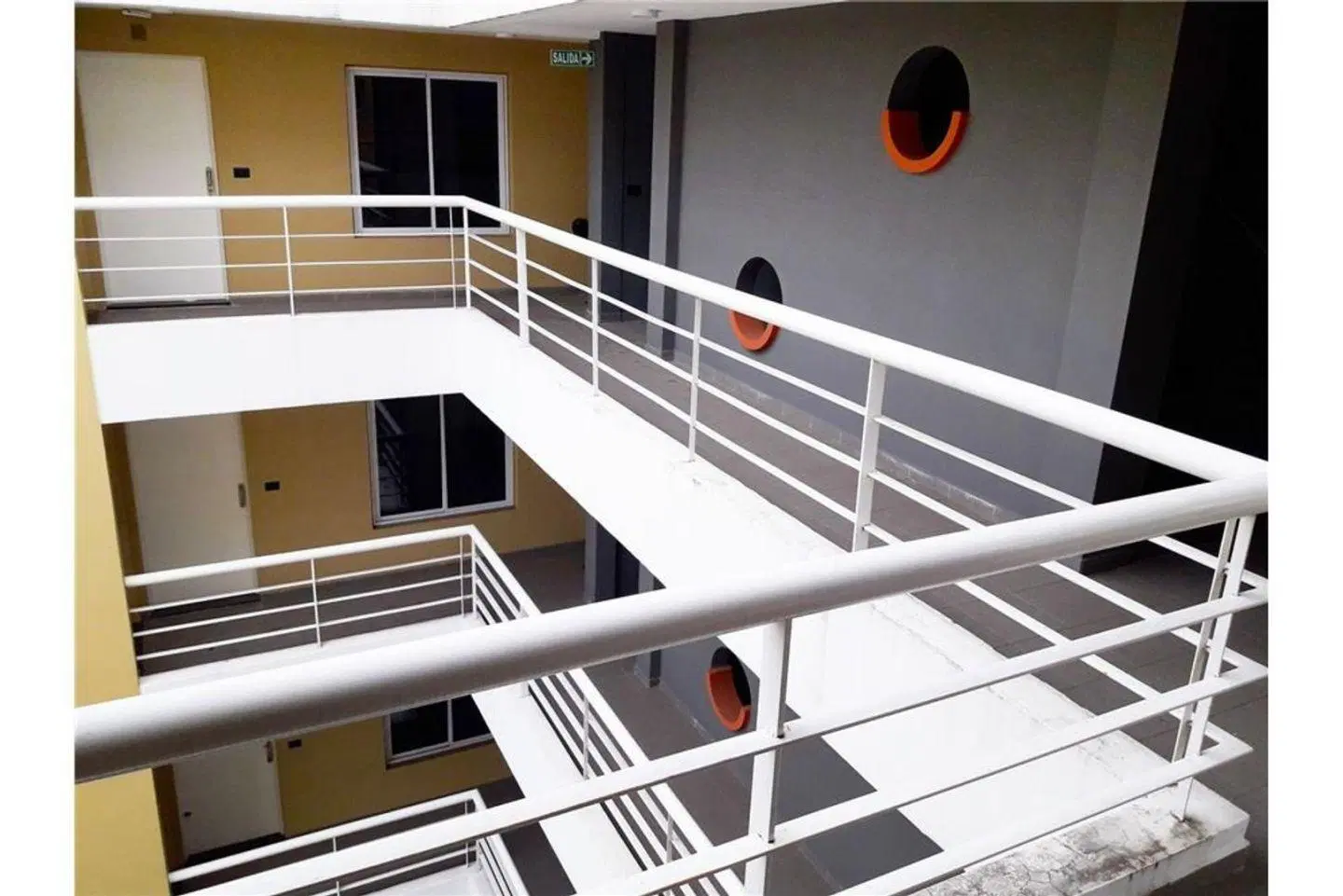 Depto. de 2 ambientes sobre Avenida Don Bosco , en venta o alquiler 5