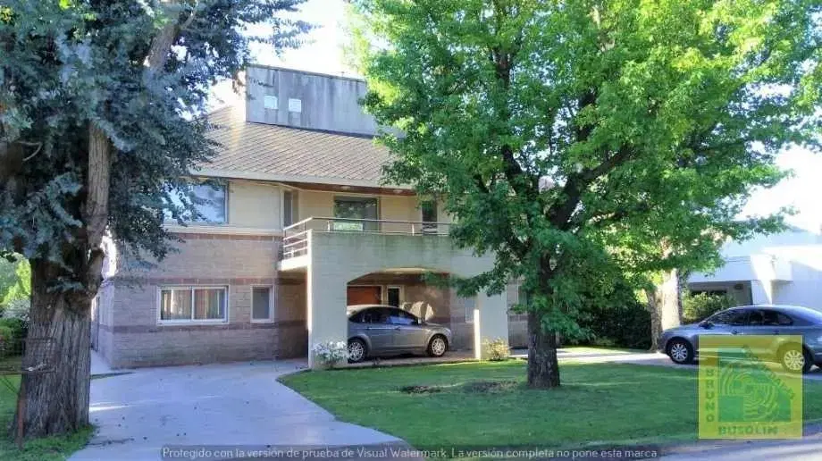 Casa En Venta En Tristán Suárez 3
