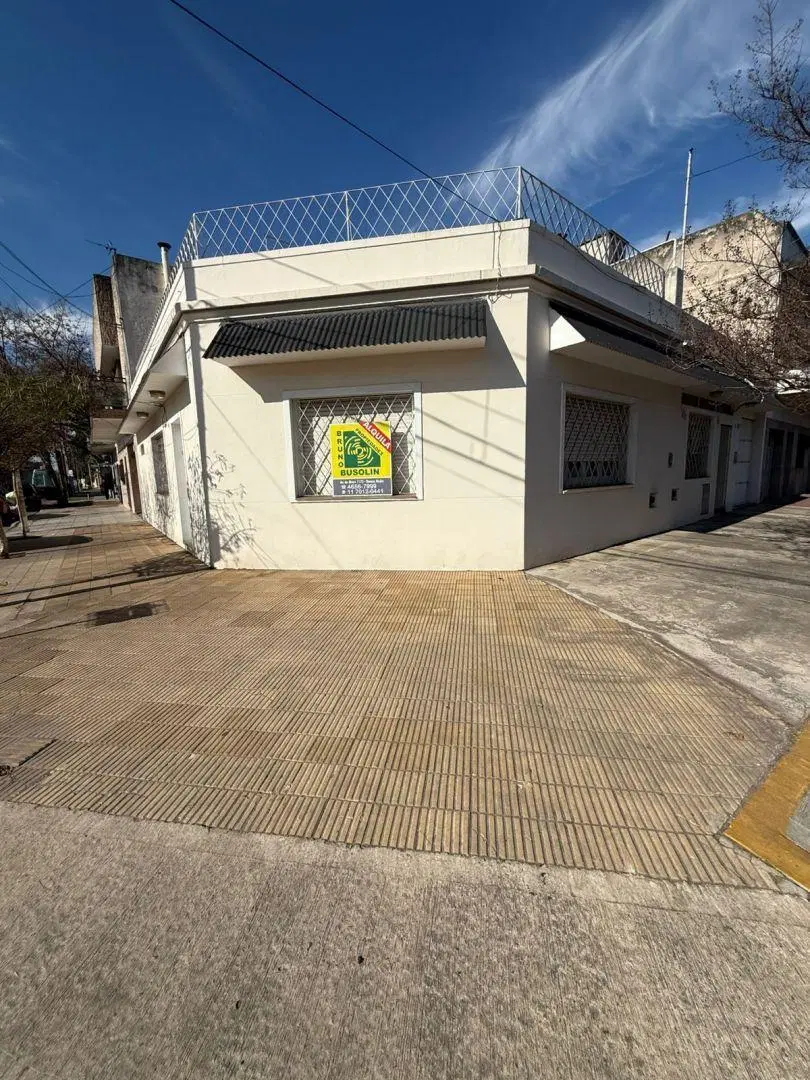 Gran Ph tipo casa en ciudadela a metros de 2da Rivadavia. 2