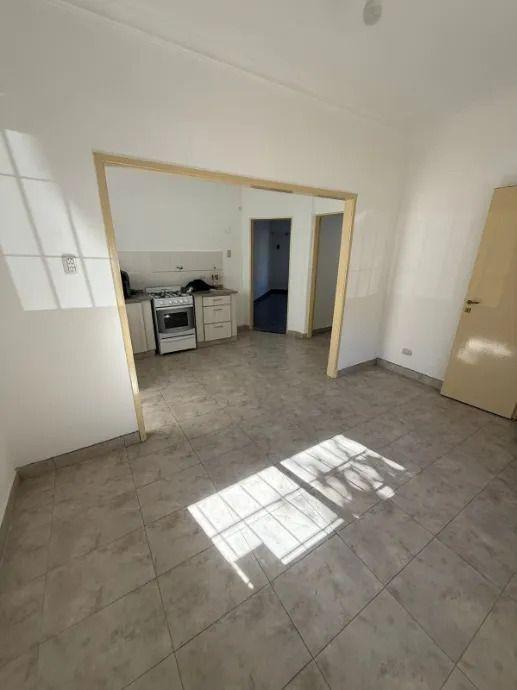 Foto de Casa Ph En Alquiler En Ramos Mejia Sur 3 ambientes + cochera, imagen 1
