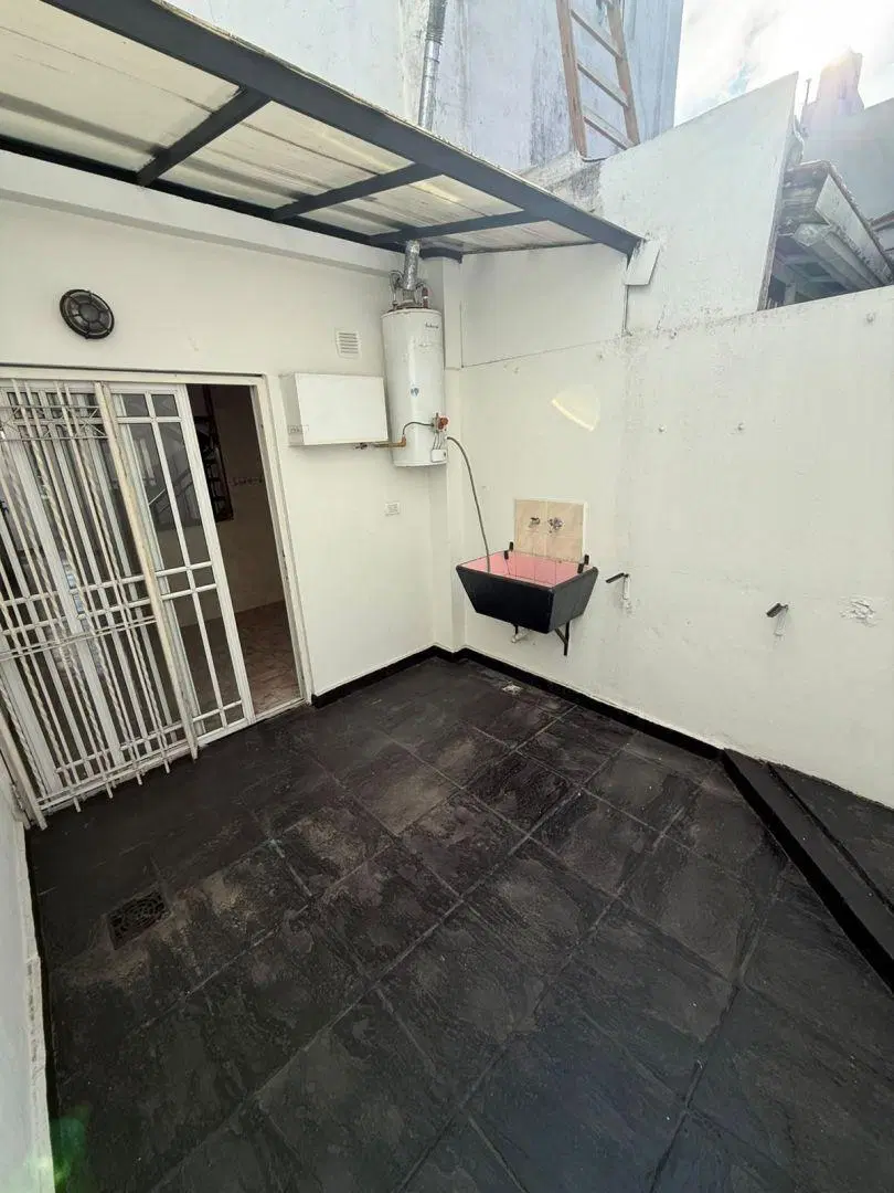 Duplex a metros de Av. San Martin ideal para inversores. 8