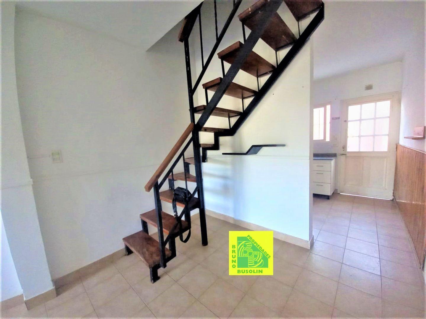 Foto de Duplex de 3 ambientes con patio y entrada de coche., imagen 4