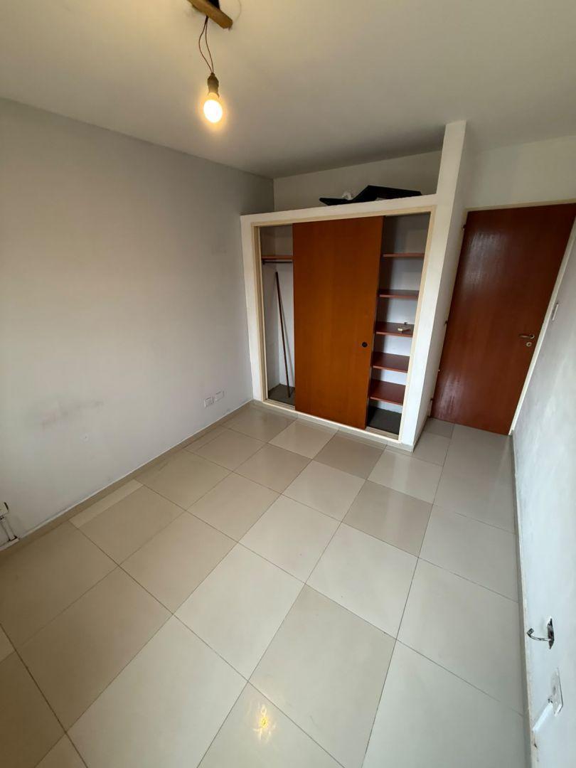 Foto de Duplex de 3 ambientes con patio y entrada de coche., imagen 3