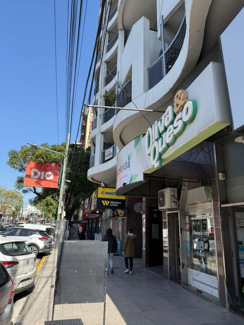 Foto de Local de 51m2 en Ramos Mejia sobre Av. de Mayo al 700, imagen 1