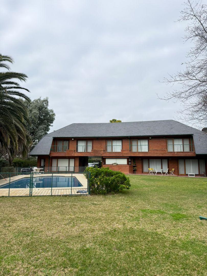 Foto de Casa 5 ambientes de 1.070m2 al golf en, imagen 4