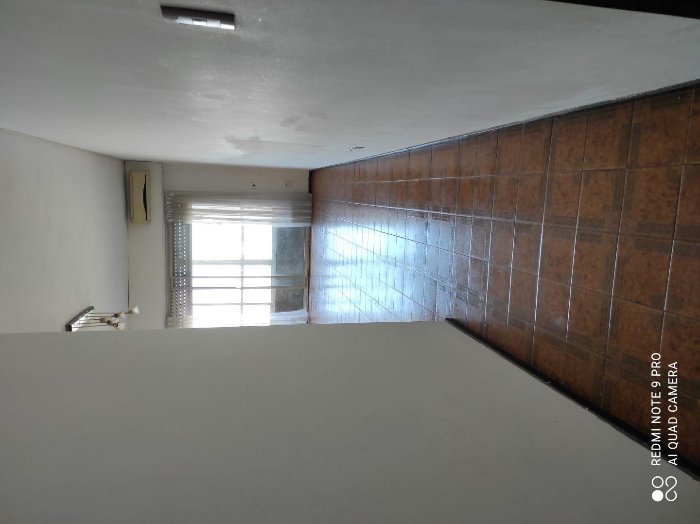 Foto de Depto de 3 ambientes en 1º piso por escalera , en alquiler, imagen 3