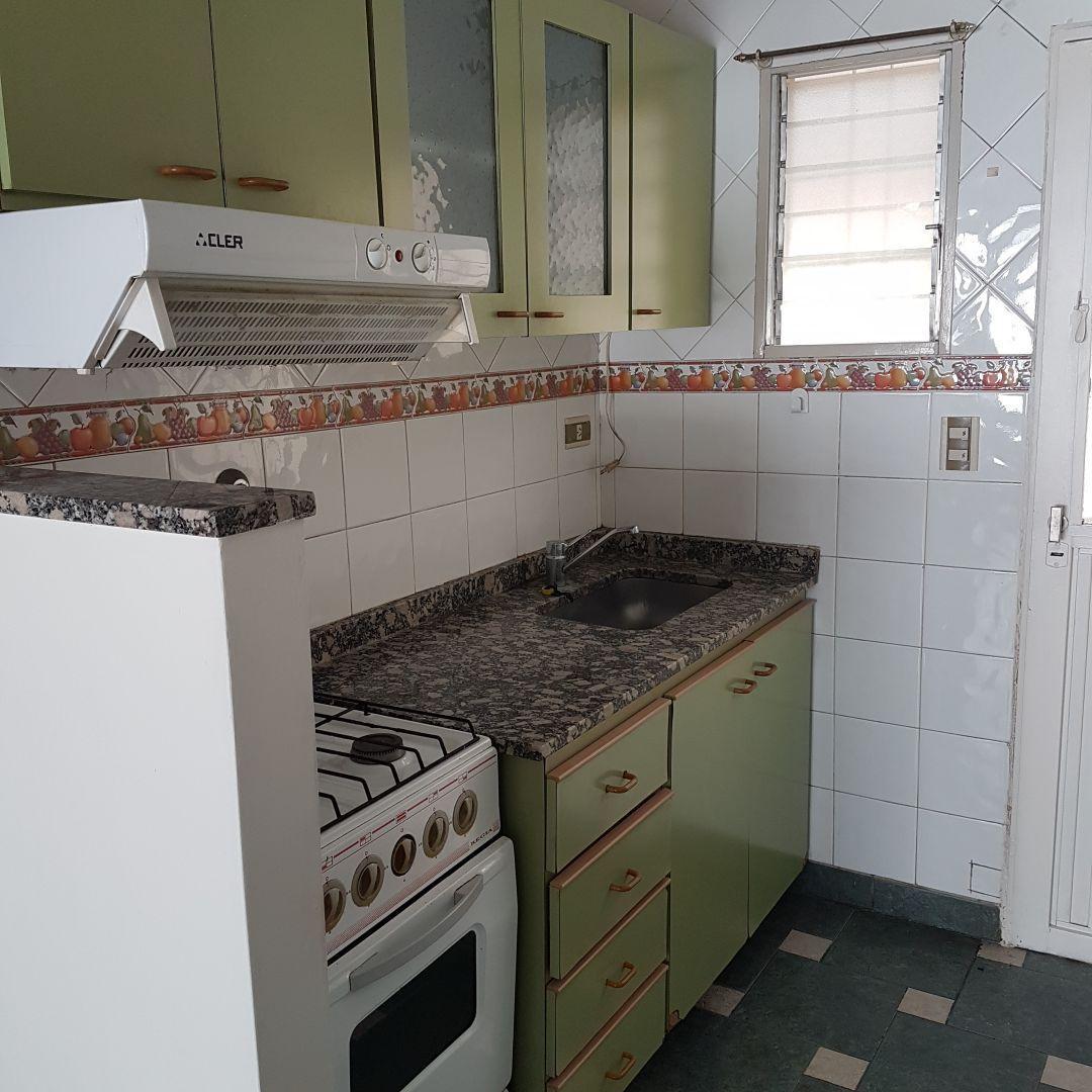 Foto de duplex con patio y parrila de 2 ambientes y medioen alquiler, imagen 2