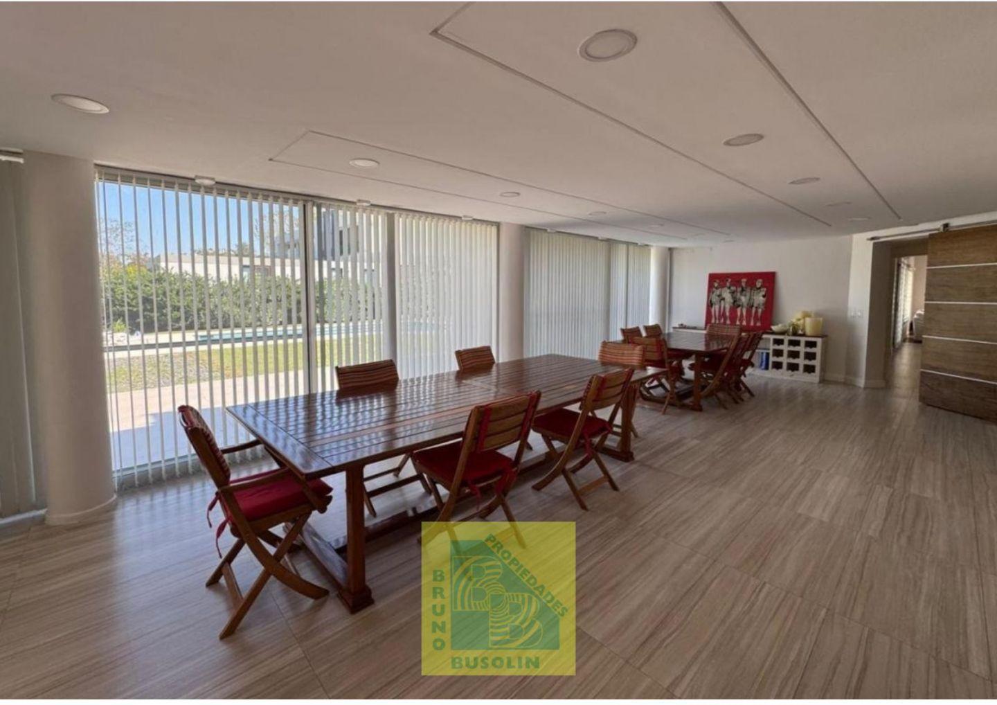 Foto de ESCUCHA OFERTAS! Casa de 5 ambientes de categoria en el Barrio San, imagen 4