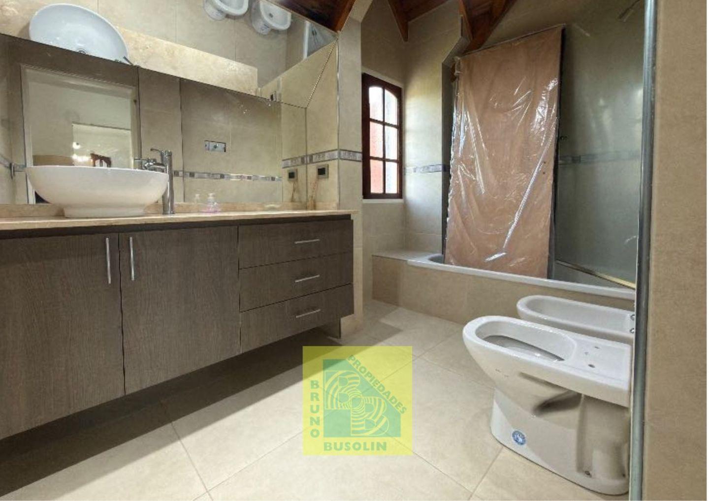 Foto de Country Banco Provincia, espectacular de 5 ambientes. ESCUCHA OFERTAS, imagen 1