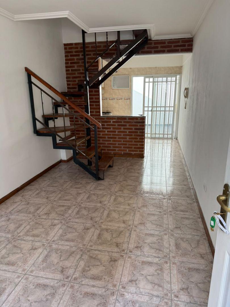 Foto de Duplex a metros de Av. San Martin ideal para inversores., imagen 2