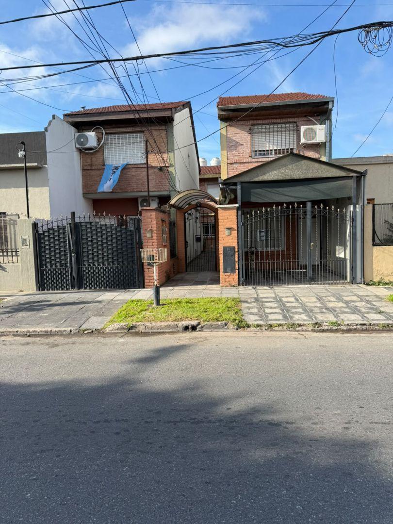 Foto de Duplex a metros de Av. San Martin ideal para inversores., imagen 3